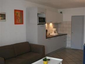 Appartement T2 en RDC avec terrasse, piscine, et parking - FR-1-195-47
